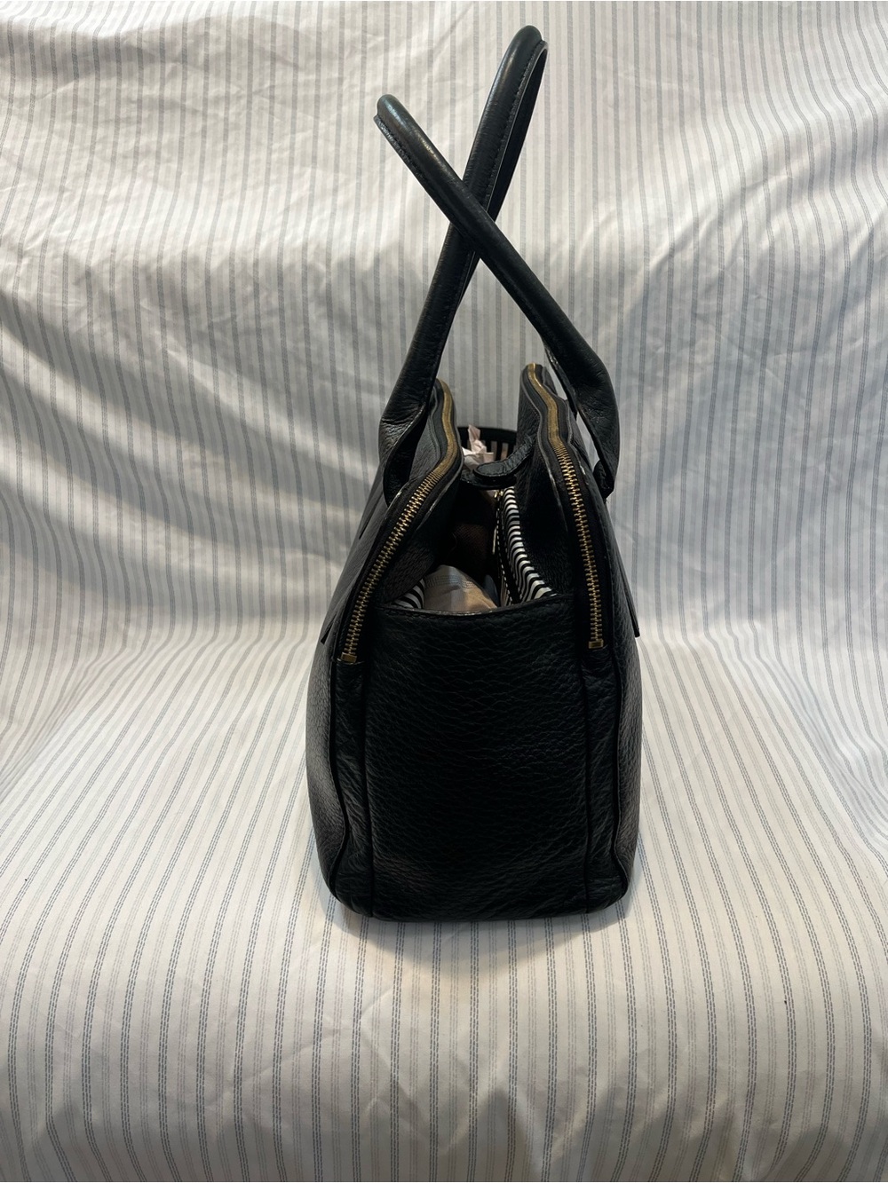 kate spade Black Pebbled Leather Purse Gold Hardware - Picture 2 of 7